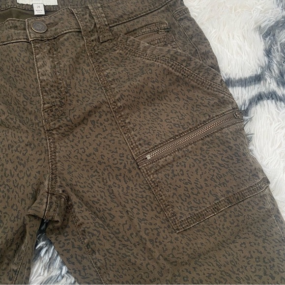 Joie Leopard Print Parker Skinny Jeans - Picture 6 of 10